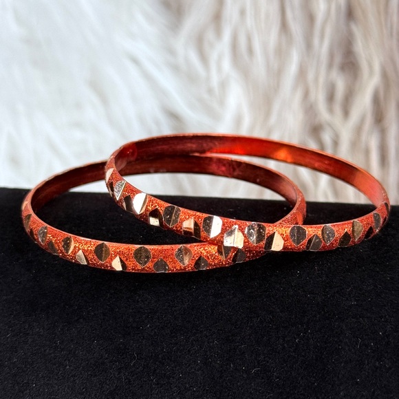 Jewelry - Beautiful set of 2 small bangle bracelets